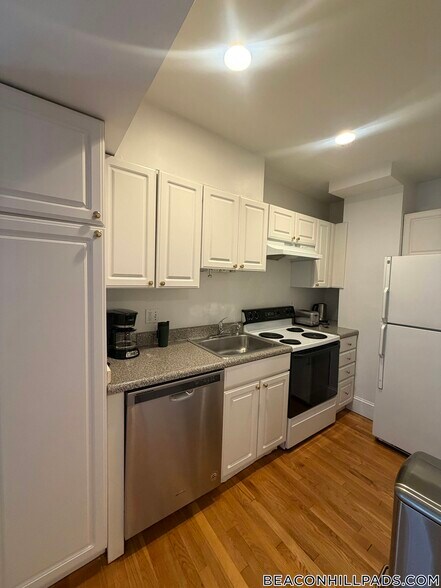 Building Photo - 14 Derne St