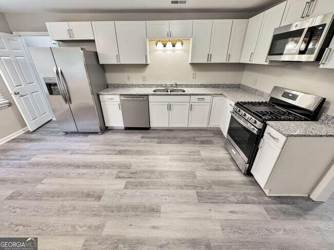 Building Photo - 4051 Coyte Dr