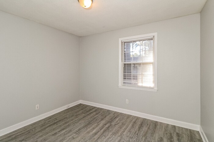 Building Photo - 1808 Laredo Dr