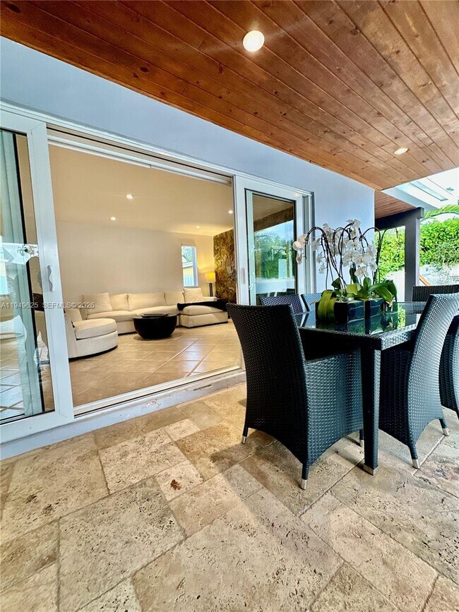 Building Photo - 2665 SW 119th Ct