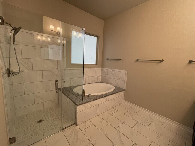 Building Photo - 2826 Winter Gorge