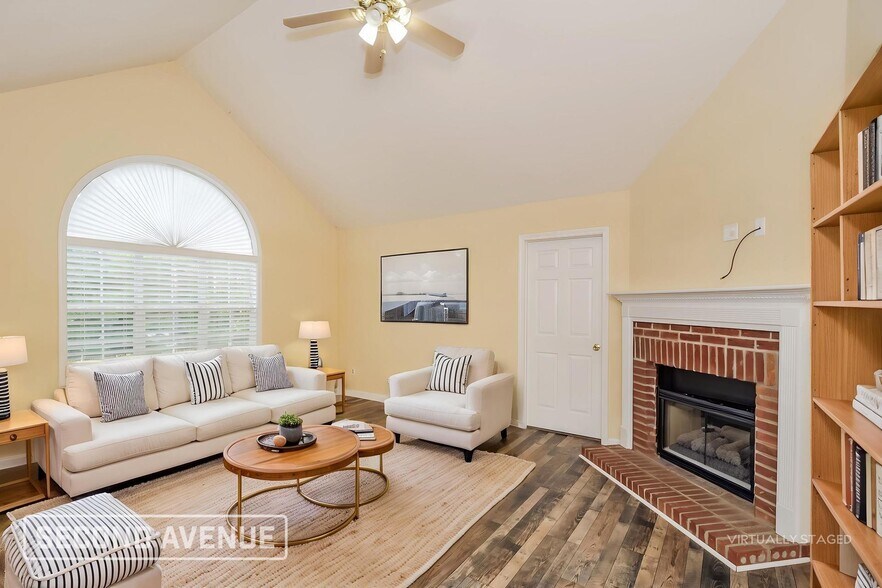 Building Photo - 430 Eagles Nest Cir