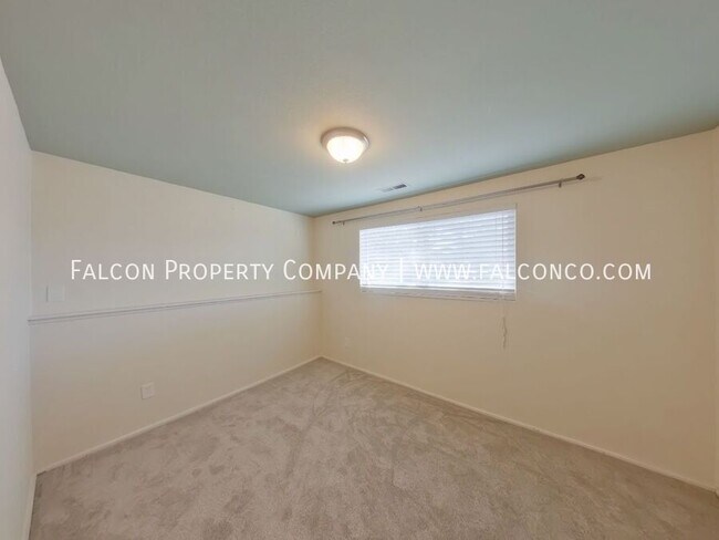 Building Photo - 1339 Hathaway Dr