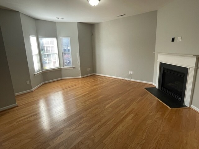 Building Photo - Spacious 3-bedroom, 2.5-bath home