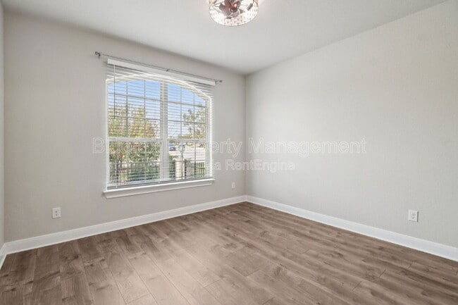 Building Photo - 9226 King Valley