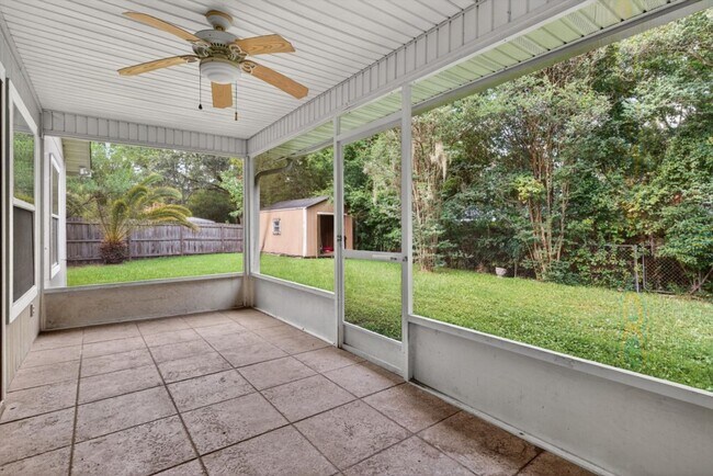 Building Photo - Middleburg Home with Office Space