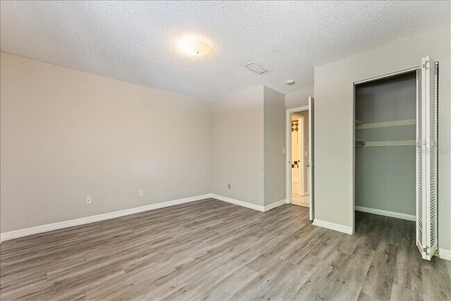 Building Photo - 6345 Newtown Cir