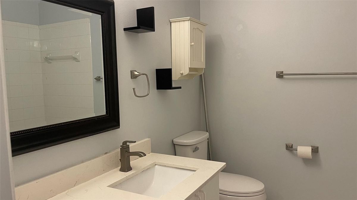 Building Photo - 1432 SW 47th Ave