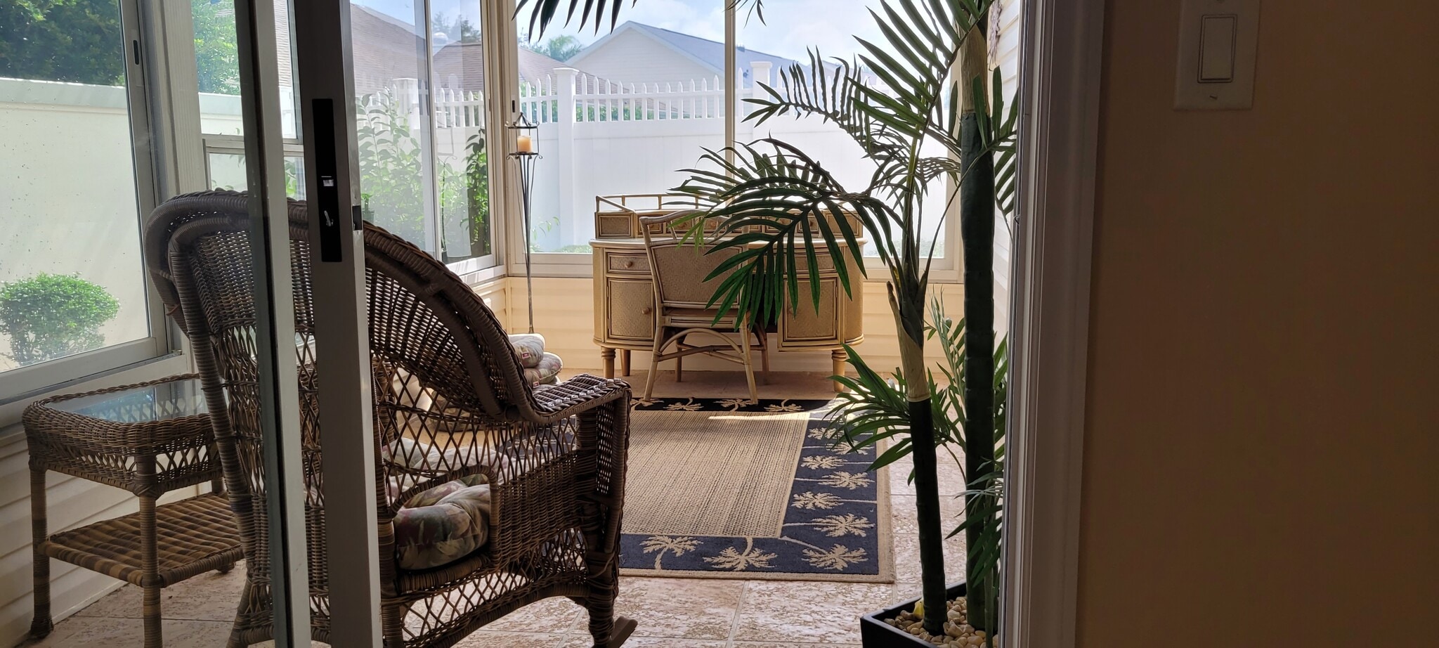 Screen/glass porch - 725 Rosella Pl