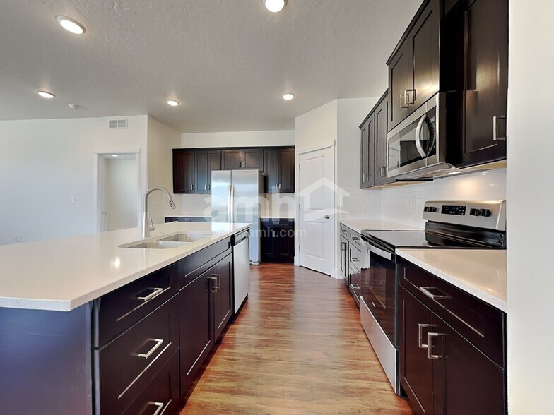Building Photo - 5045 W White Ash Ct