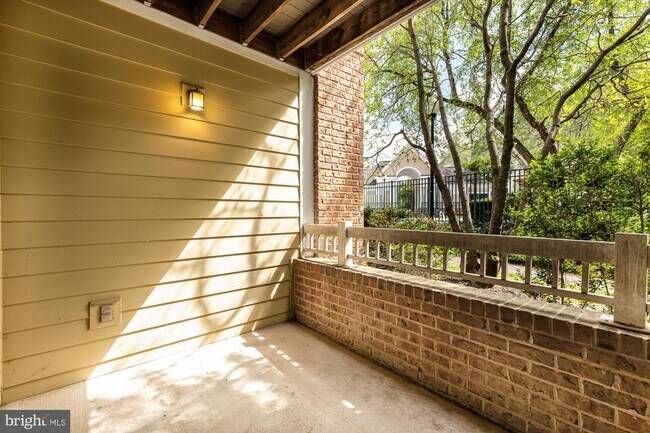 Building Photo - 12909 Alton Square