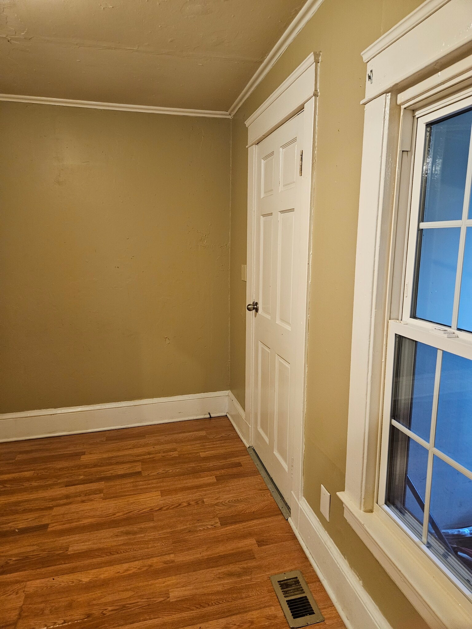 Building Photo - 3 King Ct