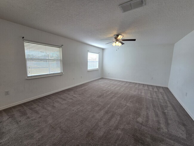 Building Photo - 127 Cedar Cir Dr