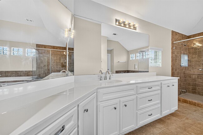 Building Photo - 11510 Main Ash Dr