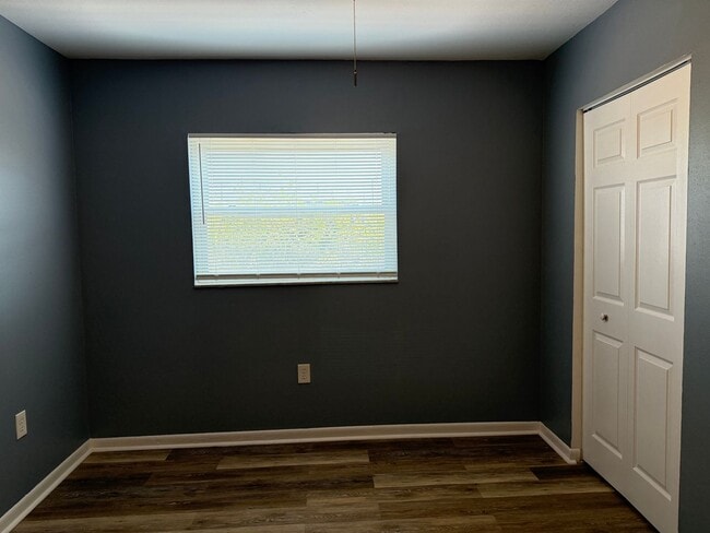 Building Photo - 65th Terrace N - Triplex