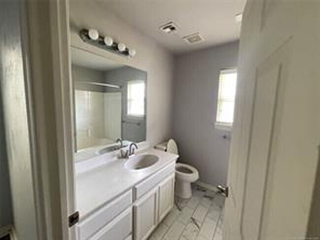 Building Photo - WOODCREEK ADDITION | PRIME LOCATION NEAR OU