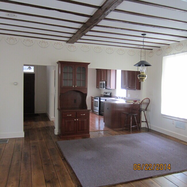 Dining/living room - 120 W Main St