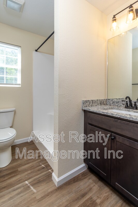 Building Photo - 913 Warrior Hill Dr