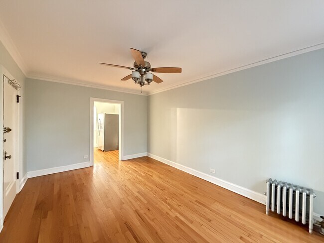 Building Photo - 2840 N Lockwood Ave