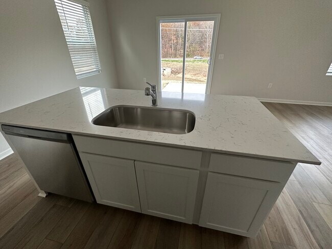 Building Photo - 2252 Robert Gwynne Dr