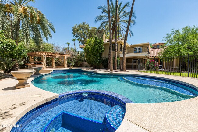 Building Photo - 49 Biltmore Estates Dr