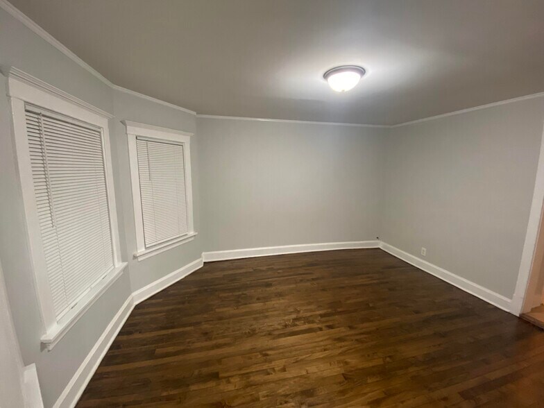 Building Photo - 4224 N Kimball Ave