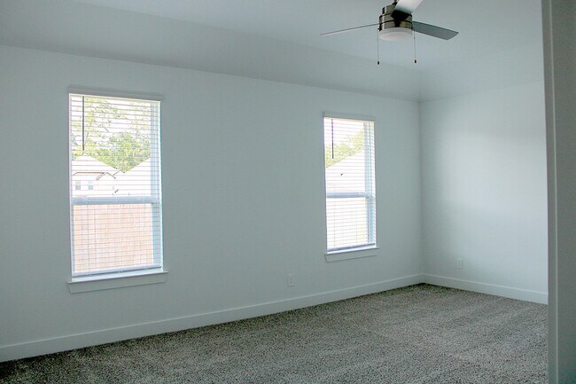 Building Photo - 15212 Tattle Crk Ln