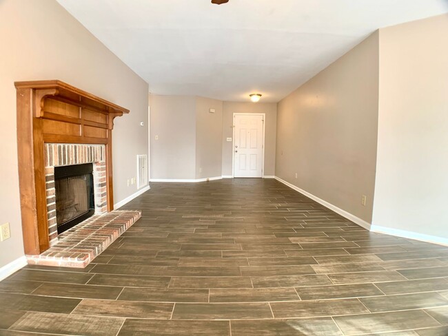 Building Photo - 3310 Mallard Dr