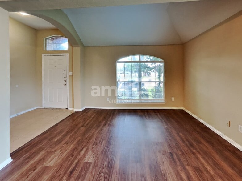 Building Photo - 2918 Meridian Bay Ln