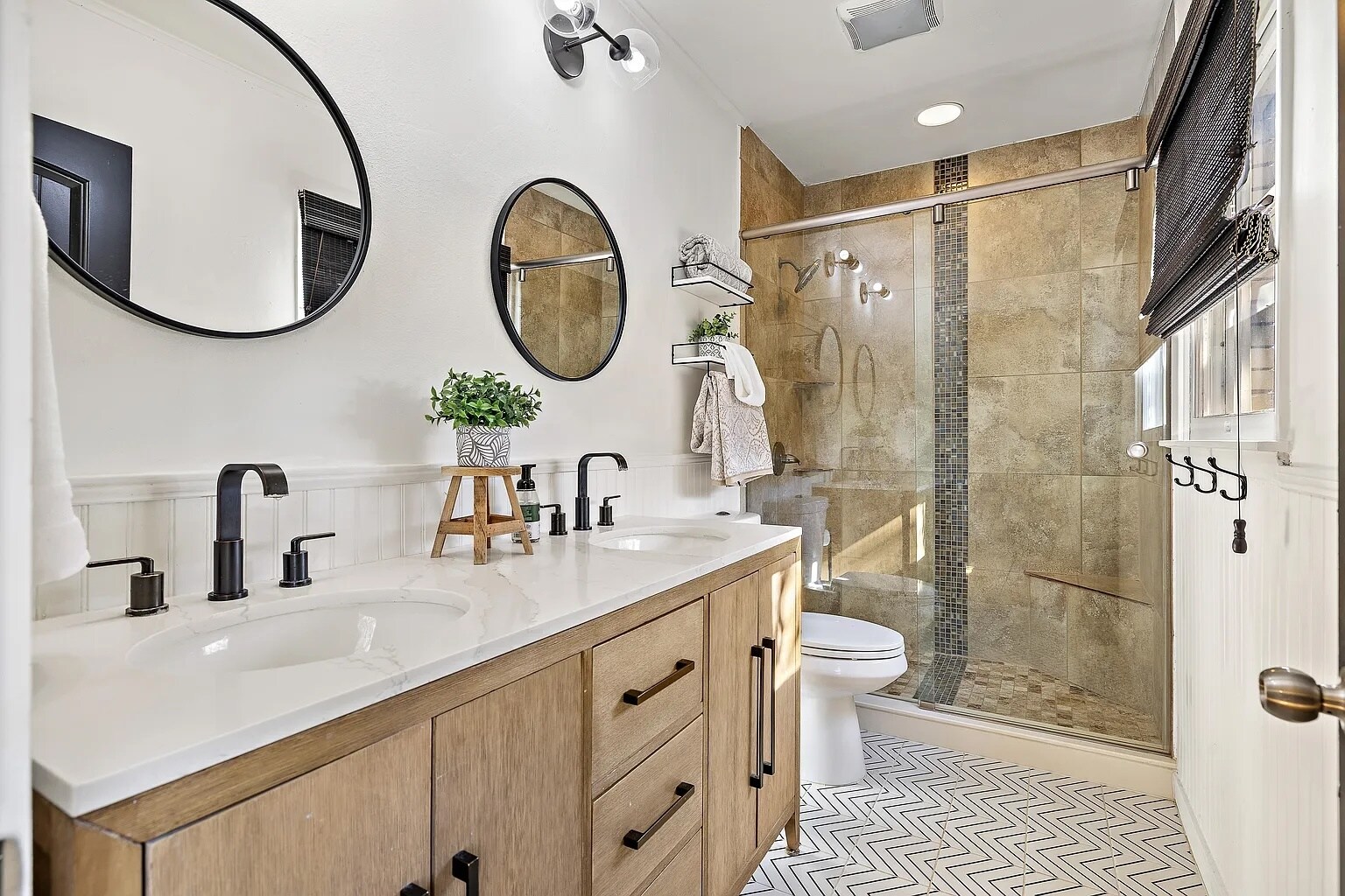 Building Photo - 1802 Hutto Rd