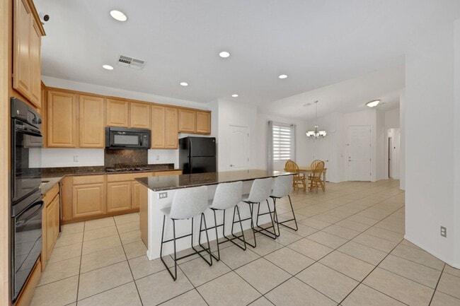 Building Photo - Single story in gated community
