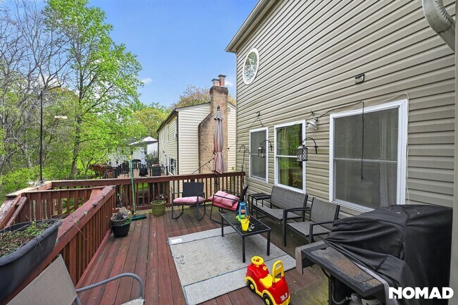 Building Photo - Spacious 4BR House in Germantown