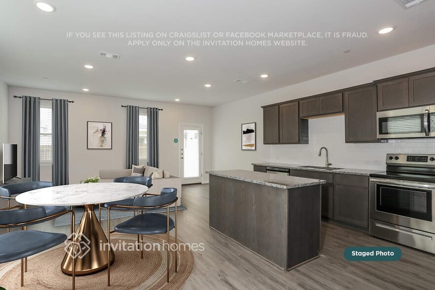 Building Photo - 731 Bonnet Trl