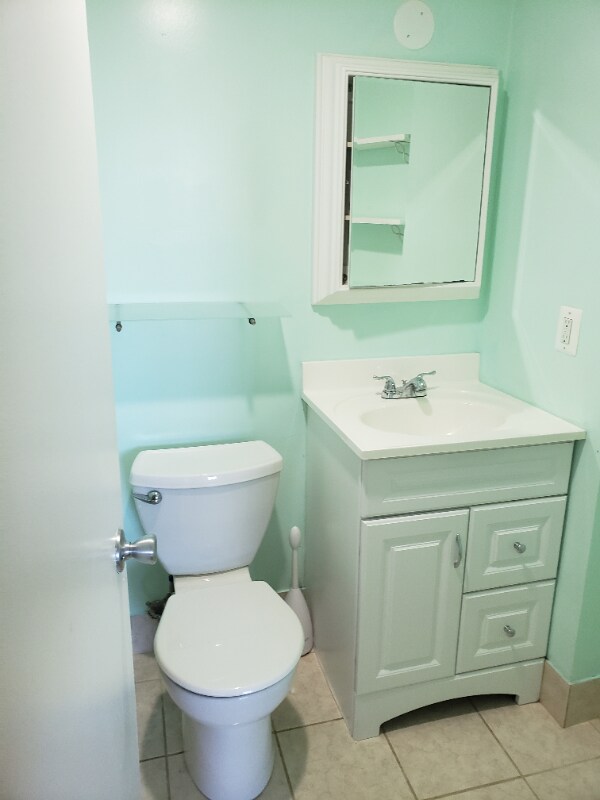 Building Photo - 1121 University Blvd W