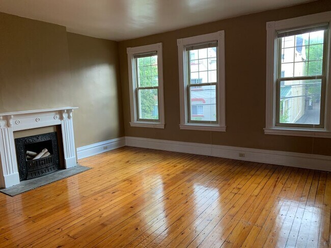 Building Photo - 5431 Howe St
