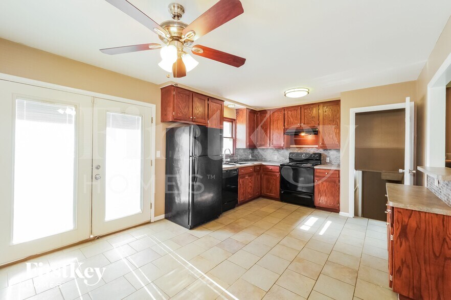 Building Photo - 4837 Overton Ave