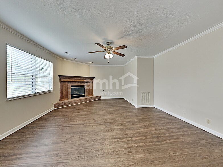 Building Photo - 1112 Oak Haven Rd