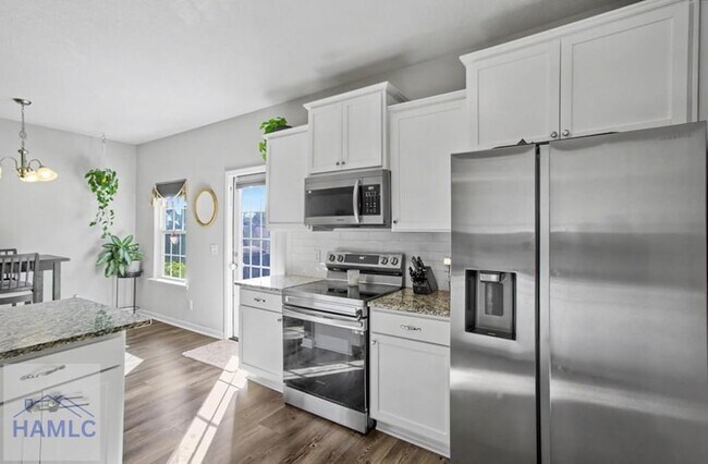 Building Photo - 158 Courage Wy