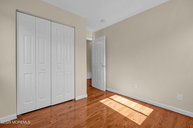 Building Photo - 10 Foxwood Ct