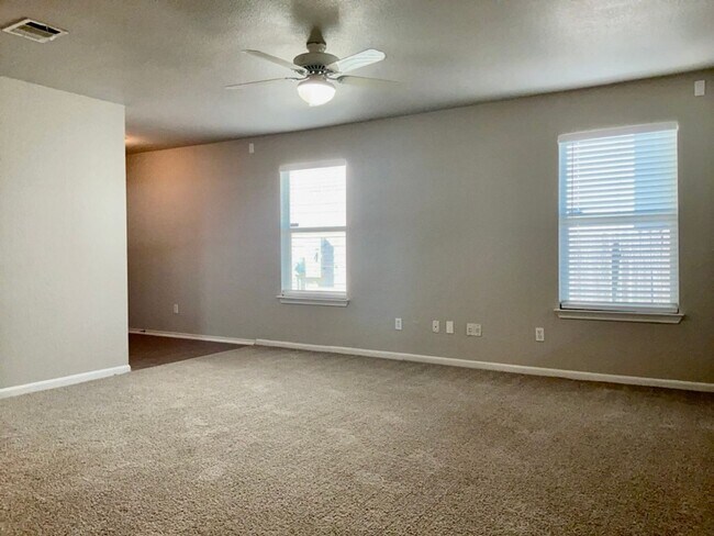 Building Photo - Adorable Move-In Ready 3/2 in Georgetown! ...