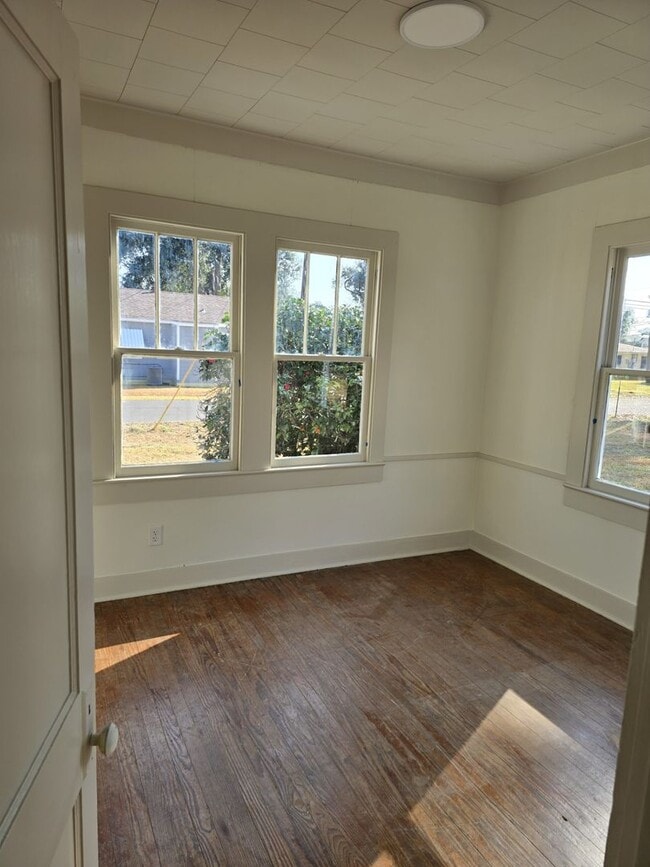 Building Photo - Saint Street House for Rent