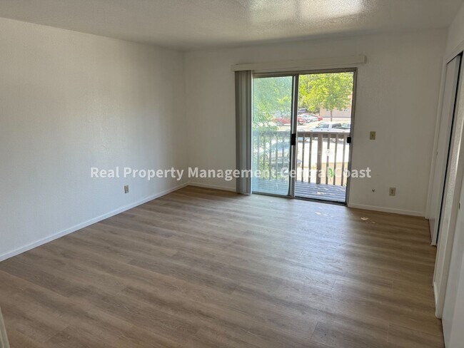 Building Photo - 6460 Nacimiento Ave