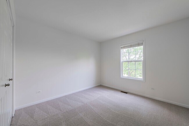 Building Photo - 1226 Bradley Cir