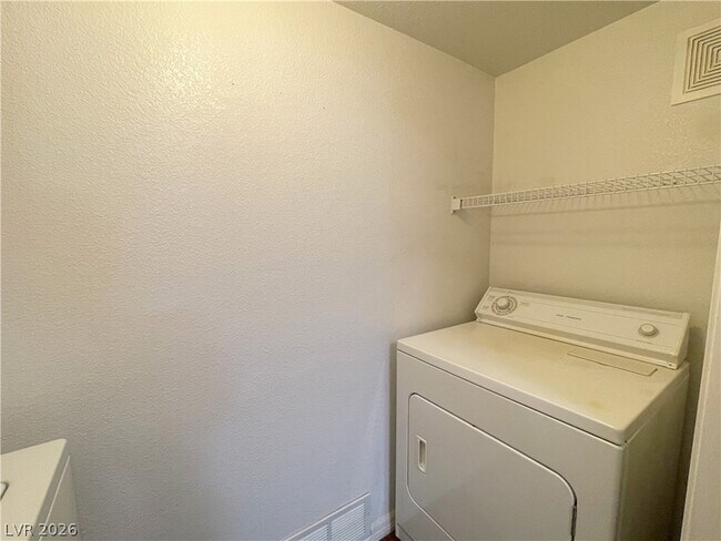 Building Photo - 555 E Silverado Ranch Blvd