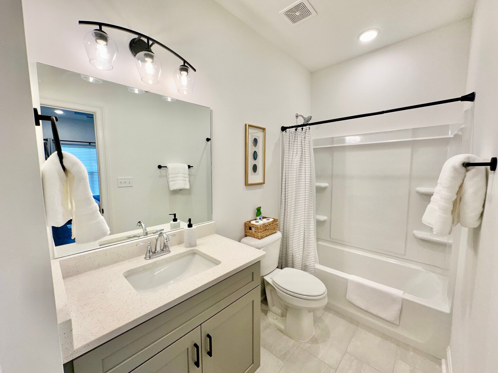 Building Photo - 605 Meadow Crest Cir
