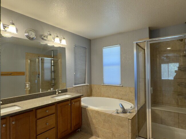 Building Photo - Gorgeous Reunion Home Features 4 Beds/2.5 Baths and Large Backyard. Close to Shopping, Dining and...