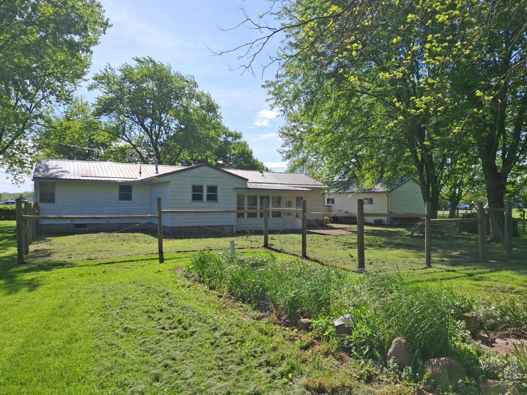 Building Photo - 3900 Ransomville Rd
