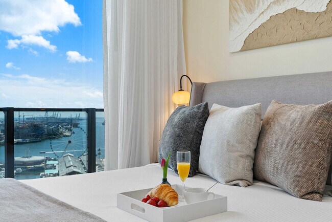 Building Photo - 398 NE 5th St