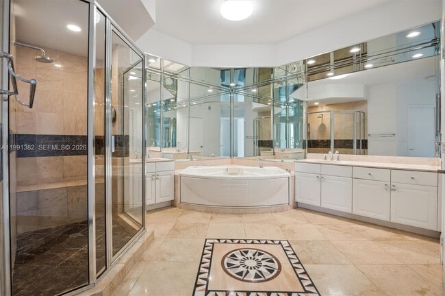 Building Photo - 733 Crandon Blvd