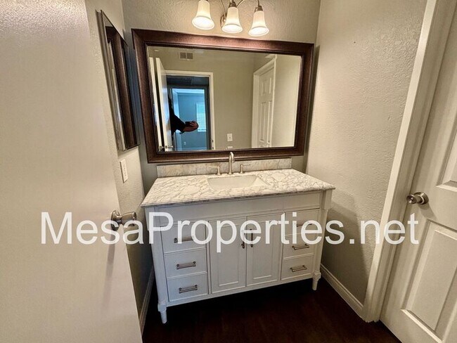 Building Photo - 10151 Arrow Route